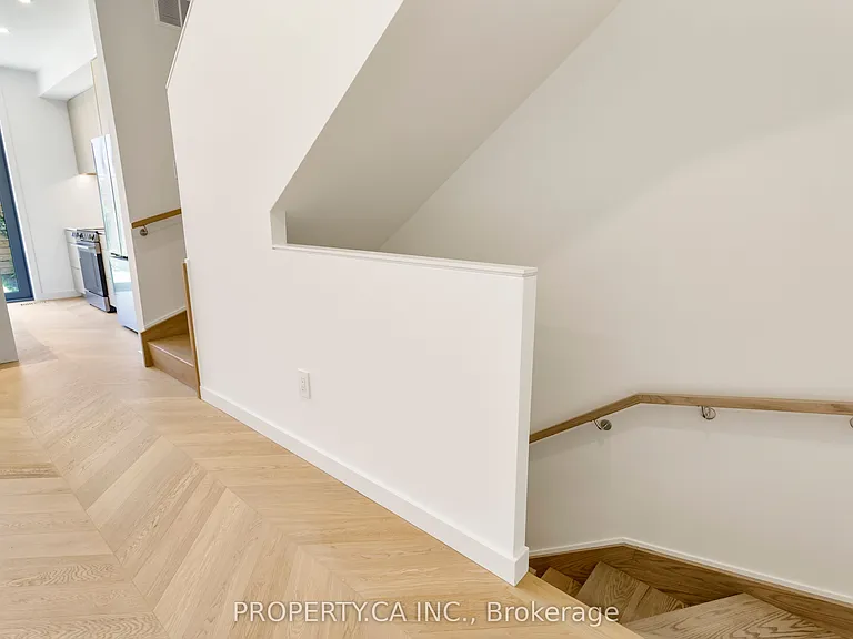 301 Keele St #2 — Photo 35