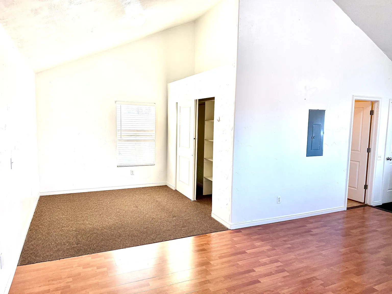 11567 S Harvest Crest Way — Photo 2
