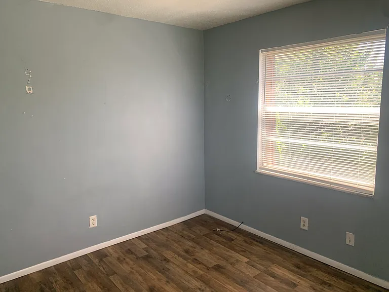656 Williamsburg Dr #4 — Photo 19