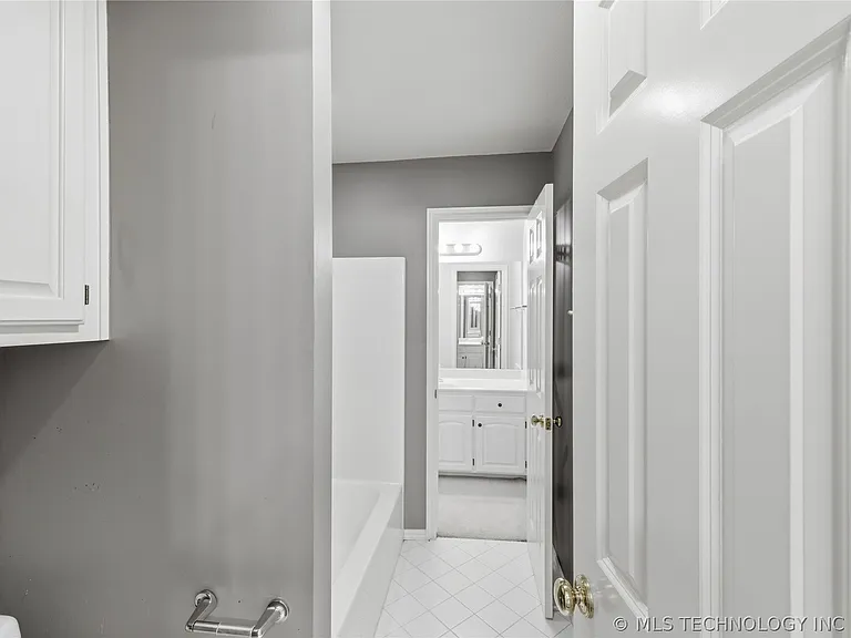 9818 E 83rd Pl — Photo 39