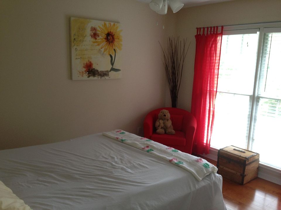 1st image of 500 Village Green Ct