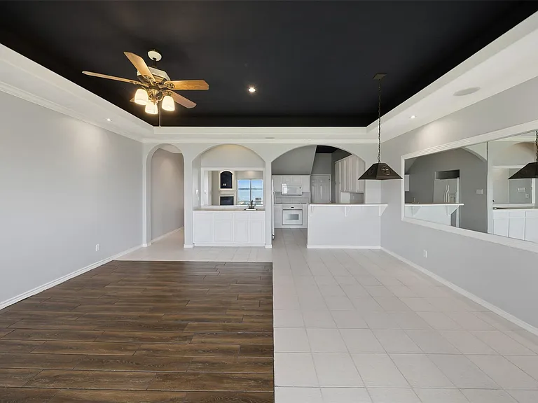 16 Regency Point — Photo 18