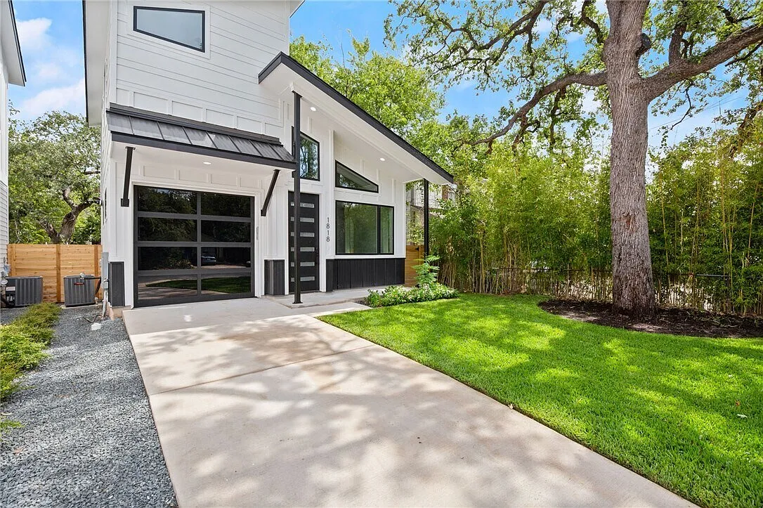 2 bed, 1100 sqft, $5,500 — Photo 1