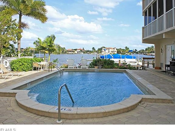 2nd image of 9524 Gulf Shore Dr APT 3