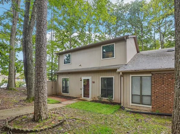 207 Twin Oaks Pl, Cary, NC 27511