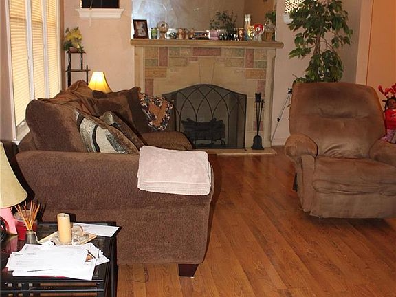 4th image of 5963 Floy Ave
