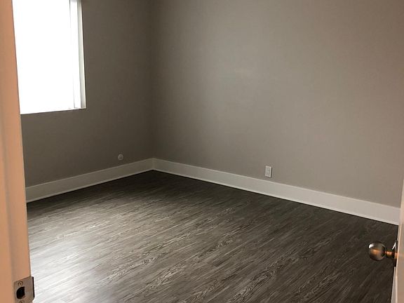 3rd image of 4117 W 129th St APT 23