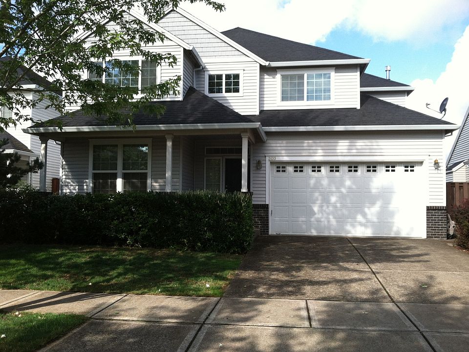 1st image of 2433 NE 10th Ave