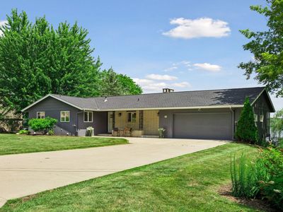 2500 Auburn Dr, Victoria, MN, 55386