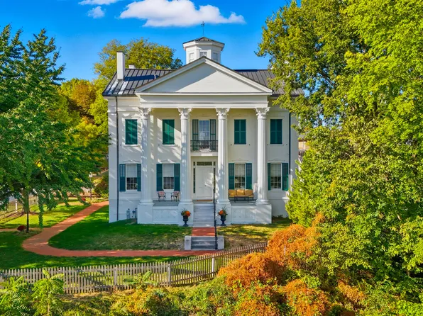 205 Cherry St, Muscatine, IA 52761