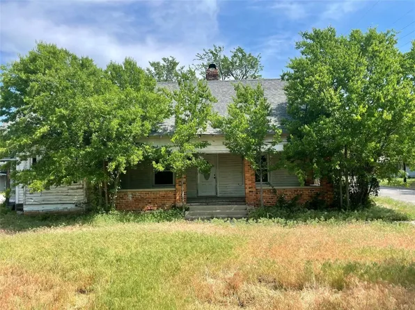 302 S Lane St, Decatur, TX 76234