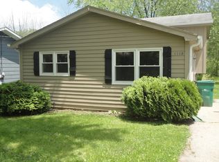 1118 N Oak Ter, Round Lake Beach, IL 60073