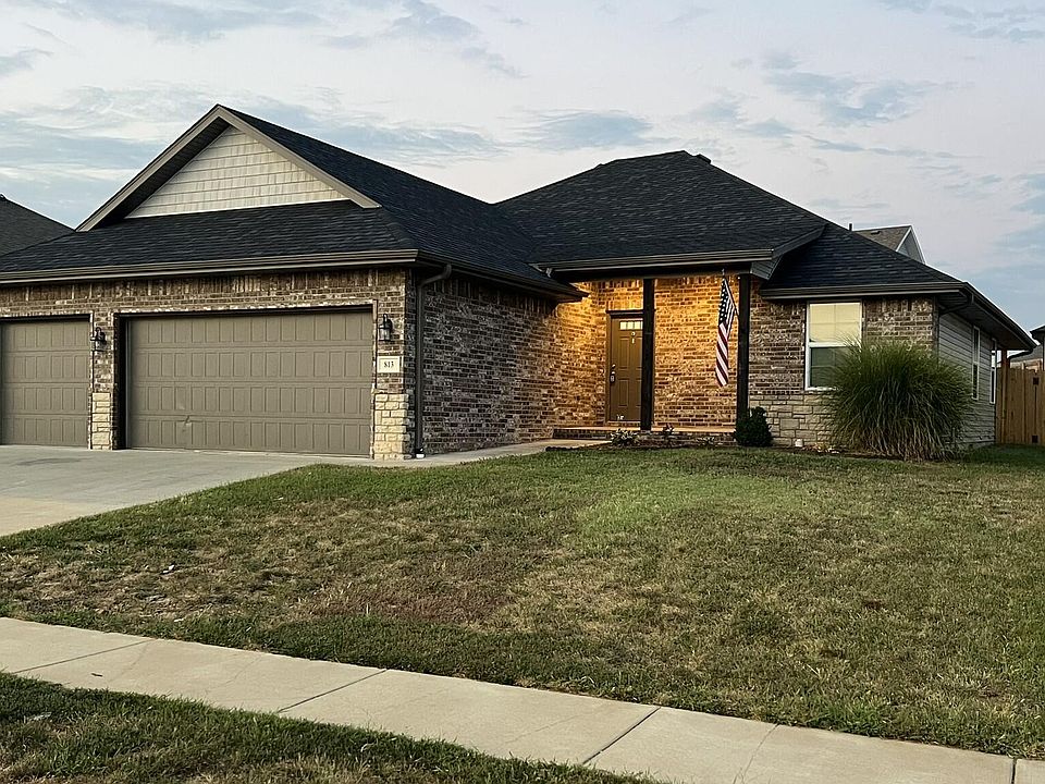 1st image of 813 S Ridgemont Drive
