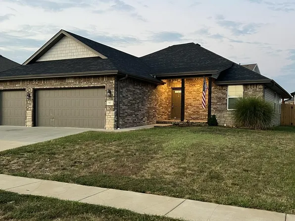 813 S Ridgemont Drive, Nixa, MO 65714