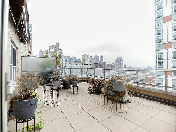 3rd image of 370 E 76th St APT B1801