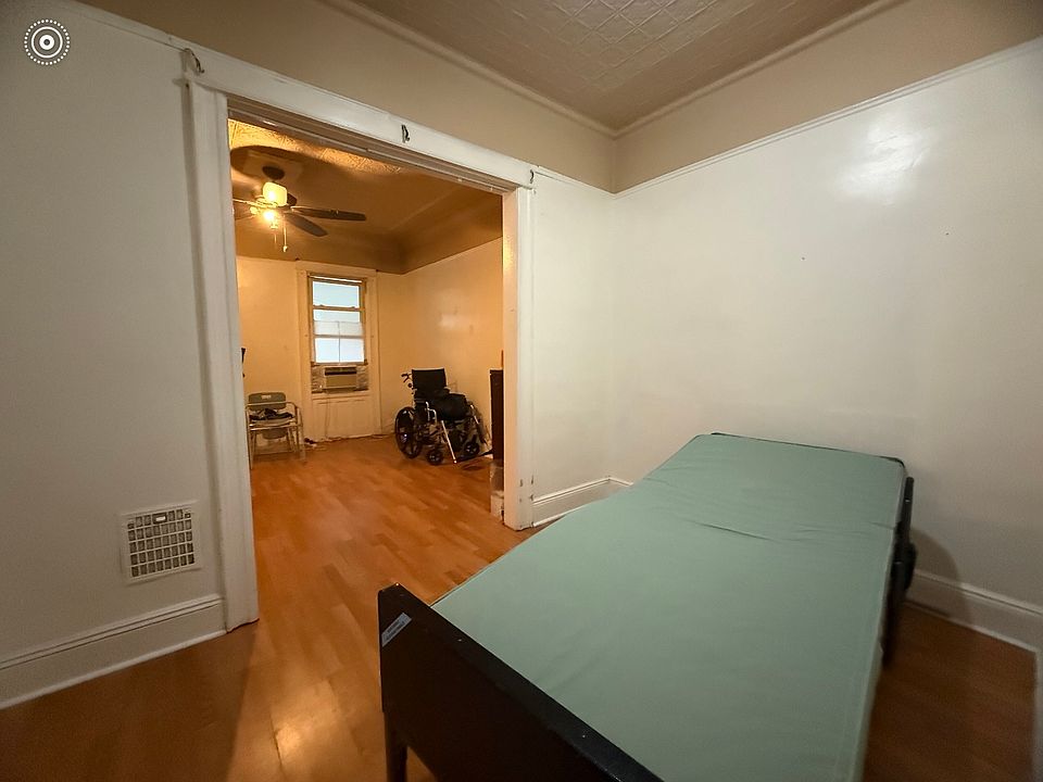 2nd image of 9212 91st Ave