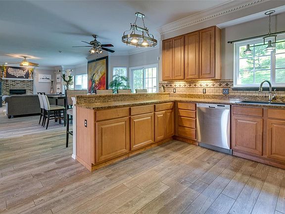 4th image of 3212 Forest Lane Ct