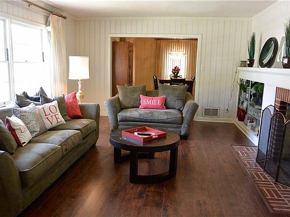 5th image of 206 Bartlett Ave