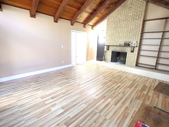 4th image of 453 Wilford Ave