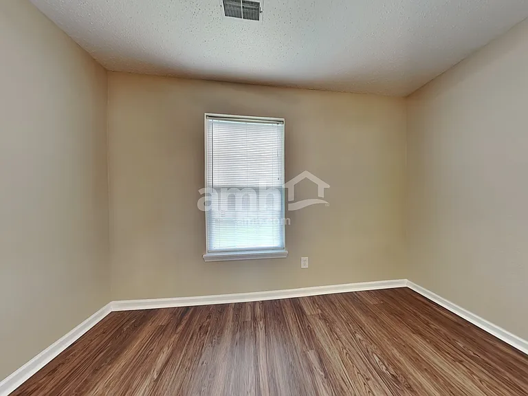 8146 Whitham Dr — Photo 10