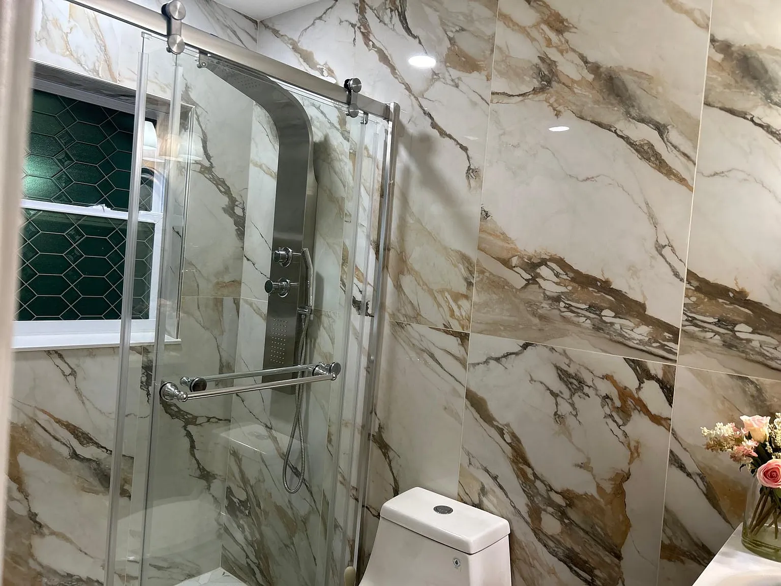 3 bed, 2672 sqft, $1,000 — Photo 3