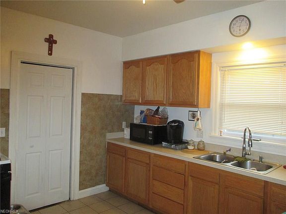 4th image of 477 Quisner Ave