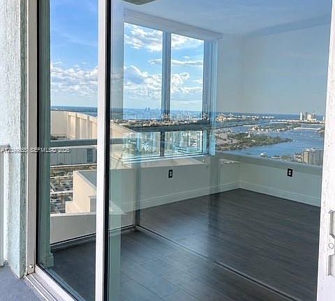 2nd image of 1900 N Bayshore Dr APT 4203