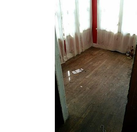 4th image of 4014 Hyde Ave