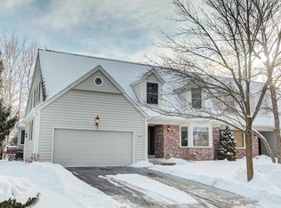 1609 W Eastbrook Ct, Mequon, WI 53092