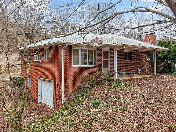 3rd image of 1201 Laurel Bluff Rd