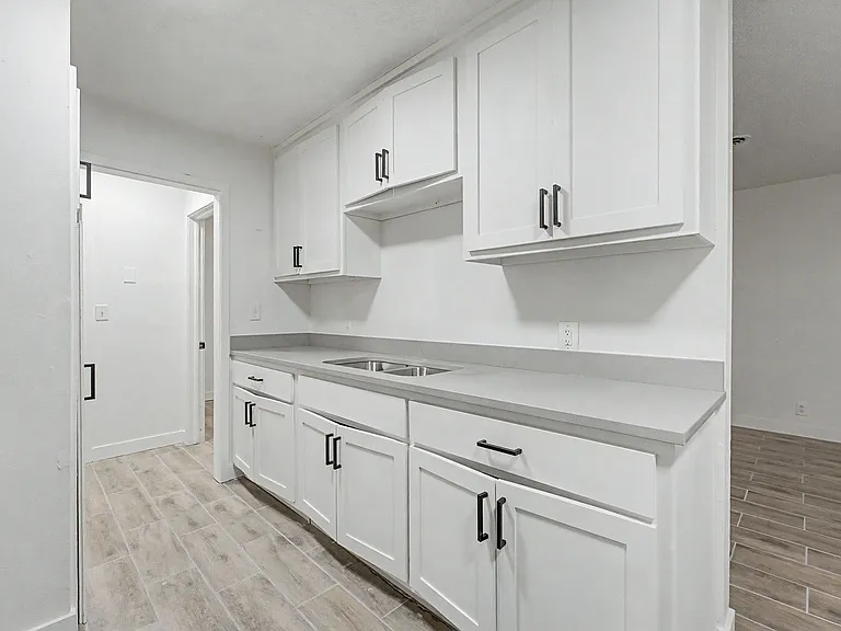 3326 E Marshal Apartments — Photo 18