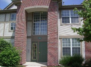 1635 Carlemont Dr APT C, Crystal Lake, IL 60014