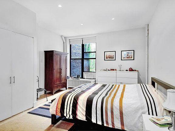 5th image of 29 W 74th St APT 2B