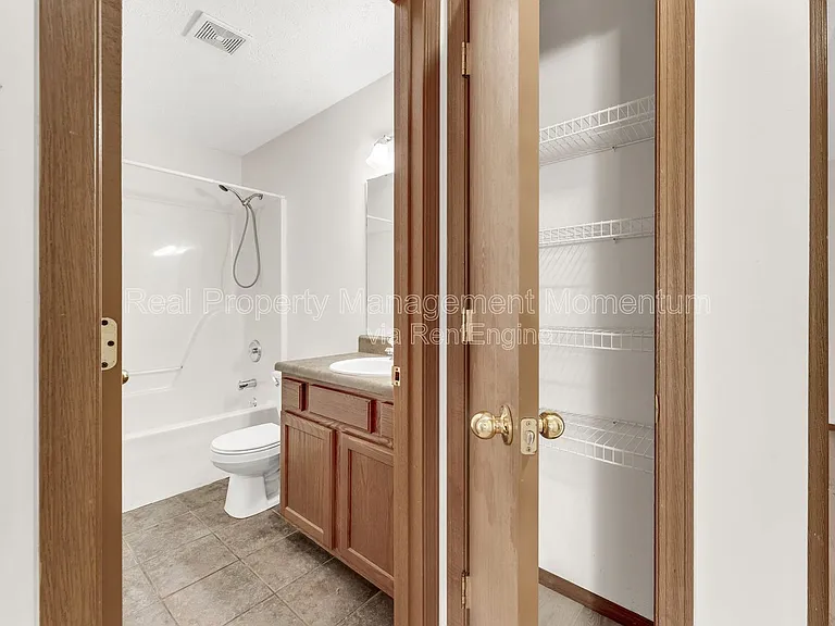 3251 W Scott St — Photo 21