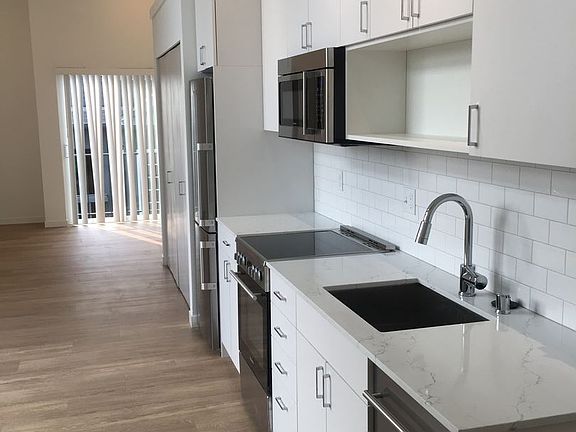 4th image of 1714 14th Ave Unit 204