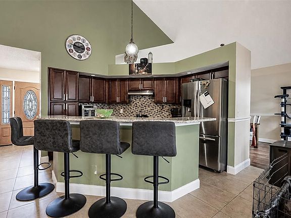 3rd image of 837 VERMONT WOODS LANE