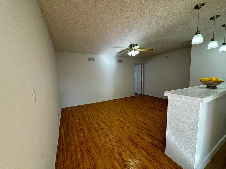 6736 Cleon Ave — Photo 35