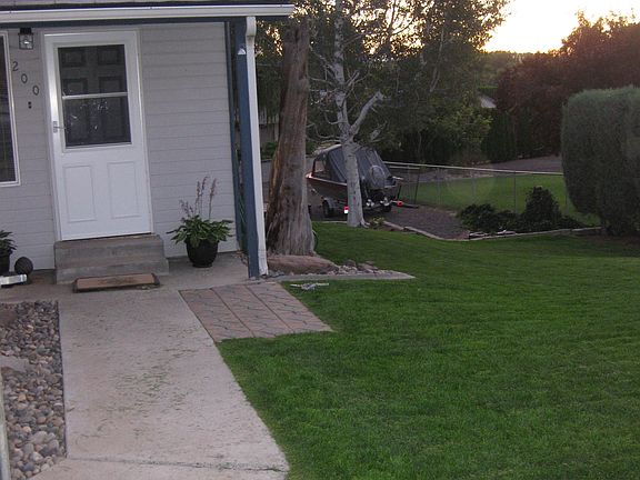 3rd image of 200 Cedar Hill Dr