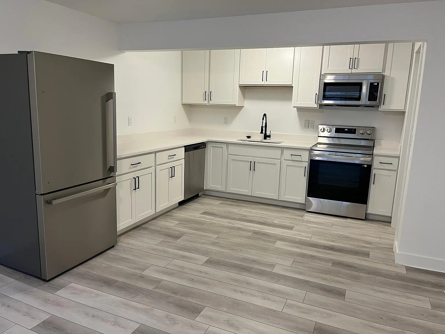 3 bed, 1480 sqft, $1,800 — Photo 2