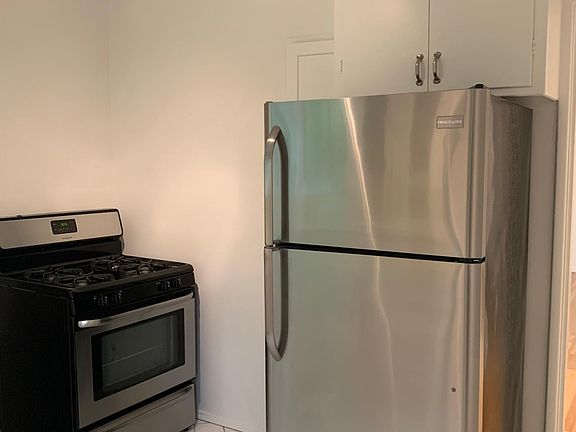 3rd image of 2269 N Beachwood Dr APT 207