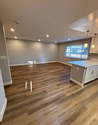 5th image of 896 Middle Ave #5