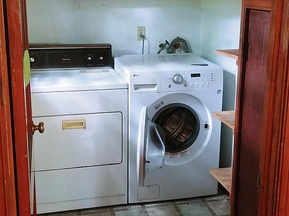 Laundry & Pantry off kitchen.