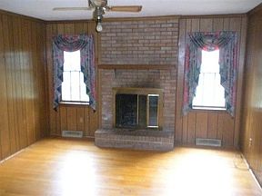 2nd image of 117 Runnymeade Ln