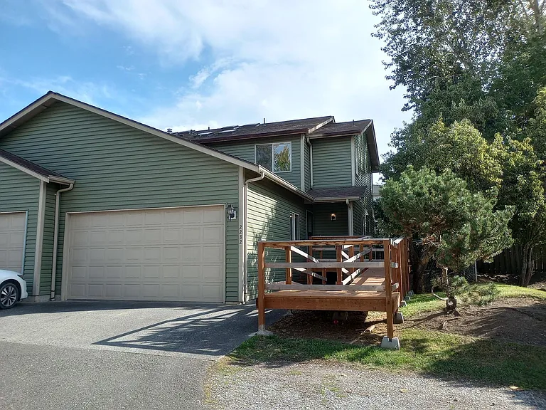 2232 & 2234 Yew St — Photo 1