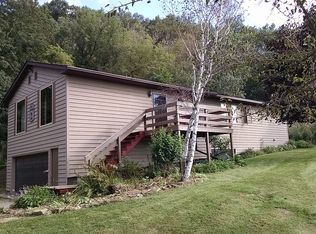 S2990 County Road G, Fountain City, WI 54629