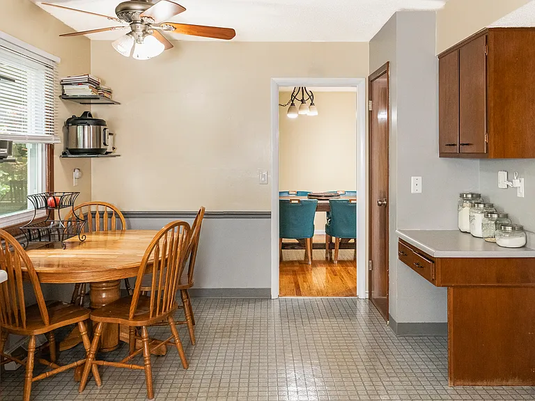 4201 E Cambridge Dr — Photo 41