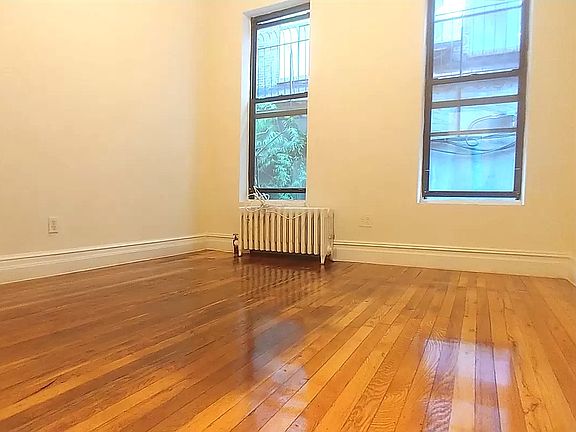 4th image of 367 W 35th St APT 4
