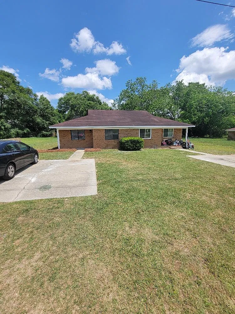 2 bed, 905 sqft, $1,200 — Photo 1