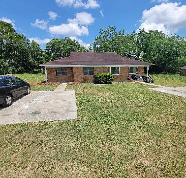 107 Maple Dr #A