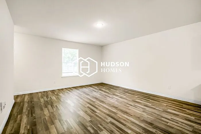 2912 Walnut St — Photo 3